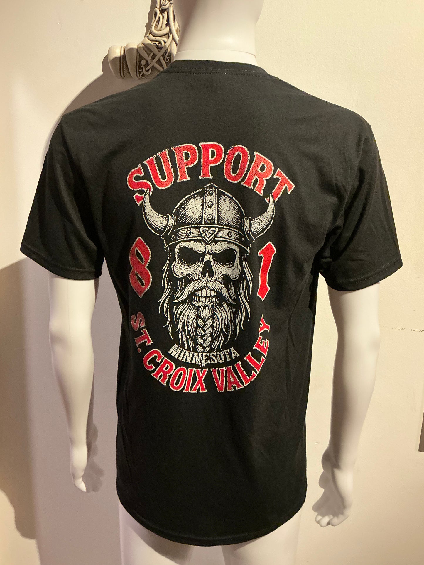 # 65 Norse skull Fade t shirt